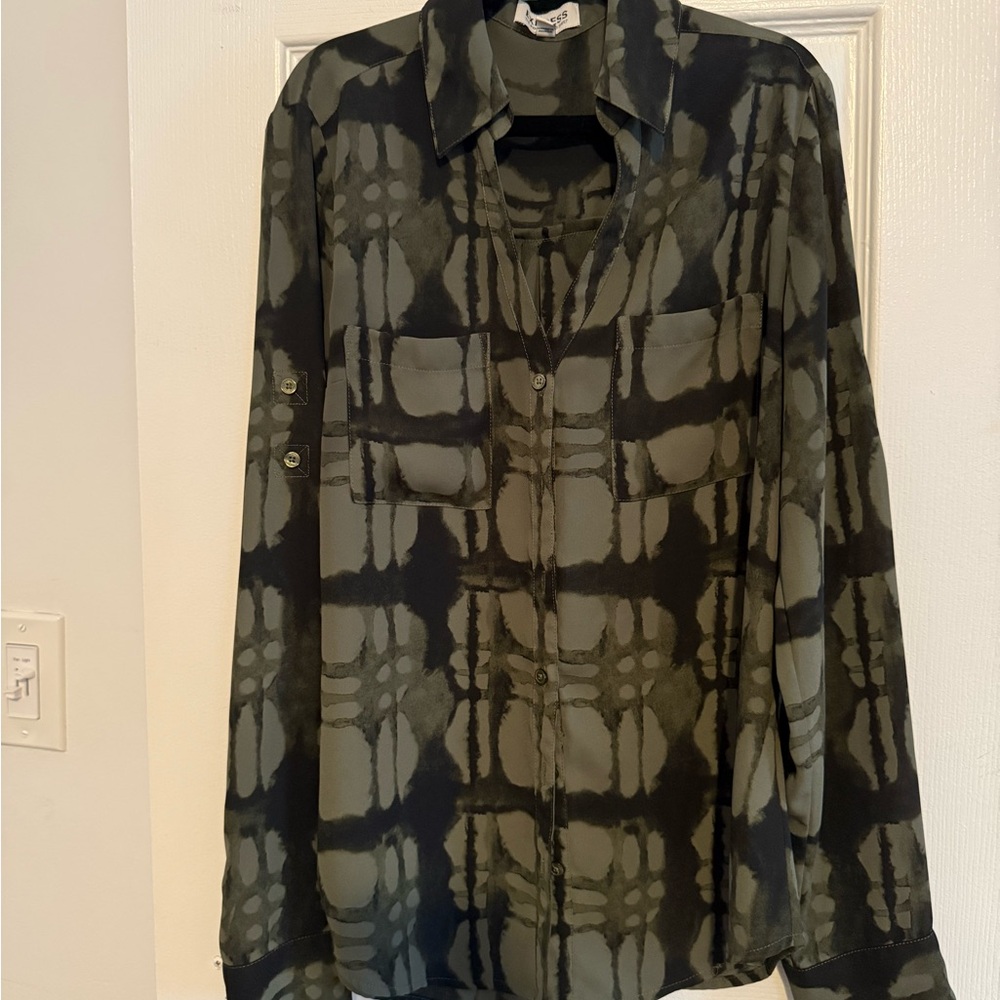 Express Dark Green Patterned Button Down Shirt - image 3